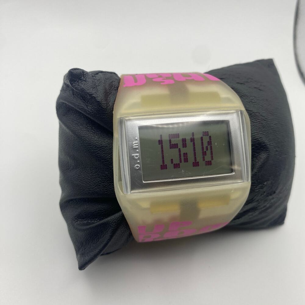 O.D.M. Clubbing Watch DD99A-49 - Fearless Queen Translucent Band